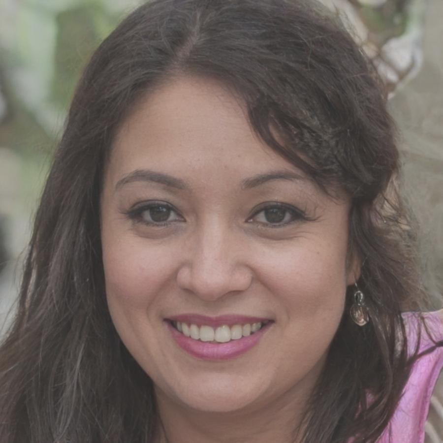 Студентка курса английского языка Динара Сабырова